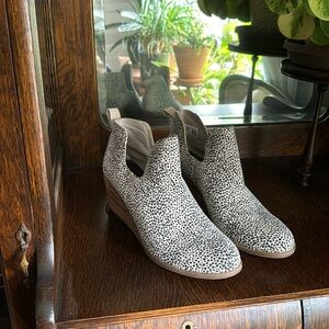 Kallie Wedge Booties in Macadamia, never worn